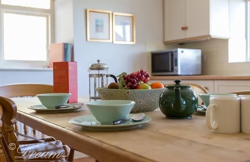 Osmington Cottage | PITT COTTAGE, pet friendly, country holiday cottage in Ringstead