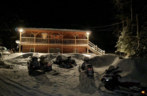 Pittsburg Cabin | Pittsburg, NH Woodland getaway- DIRECT ACCESS TO TRAILS, plenty of parking!