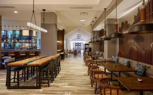 Coraopolis Hotel | Pittsburgh Airport Marriott