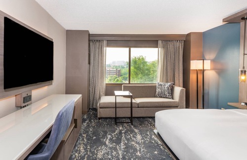 Coraopolis Hotel | Pittsburgh Airport Marriott