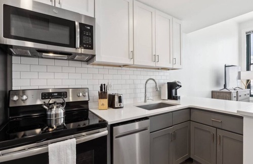 Downtown Pittsburgh Apartment | Pittsburgh Apartment w/Kitchen & Laundry | Near Famous Parks & Attractions