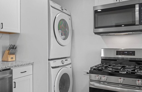 Millvale Apartment | Pittsburgh/Millvale Modern & Cozy 1BD w/Parking