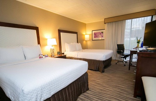 Green Tree Hotel | Pittsburgh Plaza Hotel