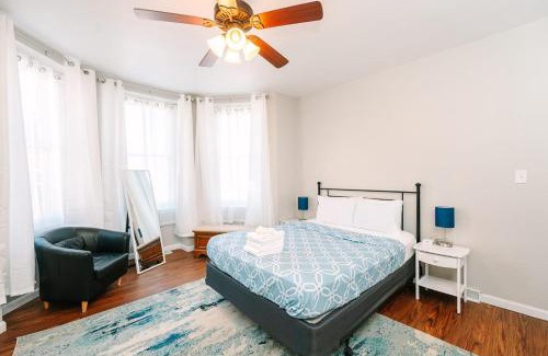 Manchester Apartment | Pittsburgh's Sports Suite- FREE driveway Parking