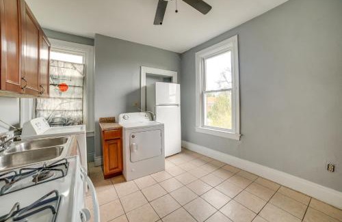 Ross Township Apartment | Pittsburgh Vacation Rental about 6 Mi to Downtown!