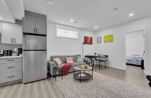 Southeast Calgary House | Pivate Family Friendly 2-Bedroom Suite near South Health Campus in Calgary