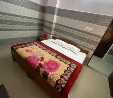 Meerut House | PIYUSH GUEST HOUSE