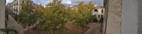 Banyoles Apartment | Plaça Major 17 2n 2a Apartament al centre de Banyoles