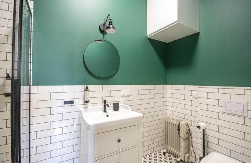 gmina Parzeczew Apartment | Plac Matejki Apartments by Noah