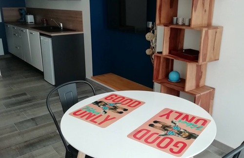 Joue-sur-Erdre Apartment | PLACE 28-Studio-Classic-Ensuite with Bath-Street View