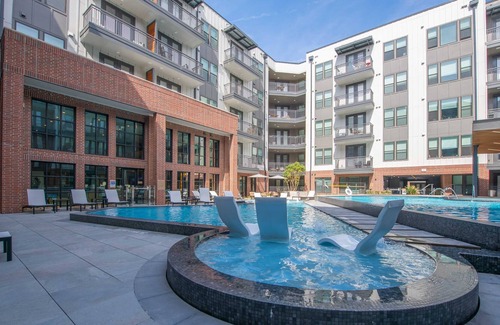Hancock Apartment | Place like home, lets keep Austin weird /downtown Atx .Discount Provided
