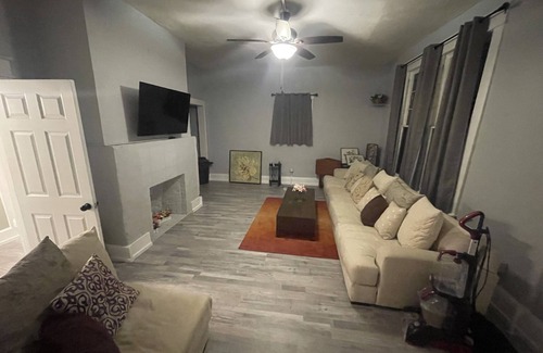 Commerce Apartment | ¡Place on Park St!