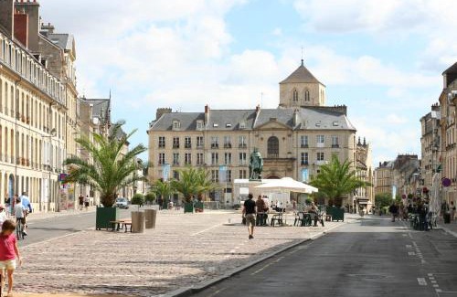 Quartier du chateau Apartment | Place St Sauveur - Standing et Confort