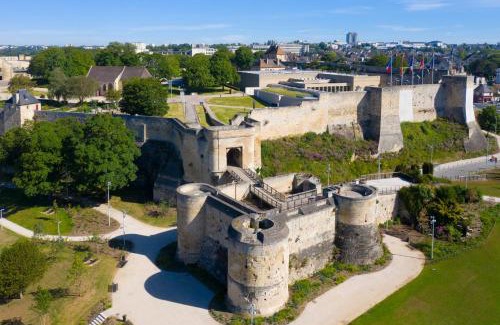 Quartier du chateau Apartment | Place St Sauveur - Standing et Confort