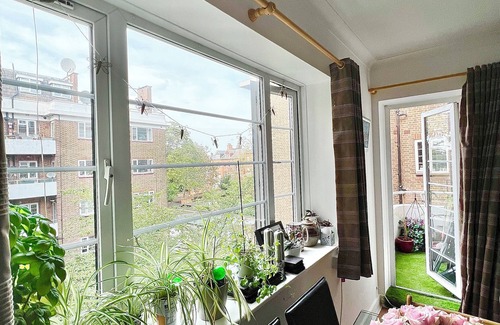 Mapesbury Apartment | Place to Chill, Zone 2, London. 5 min Walk from Tube. Great Connectionsn