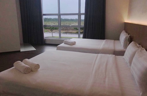 Pusat Komersil Lee Ling Hotel | Place2Stay Business Hotel @ Metrocity