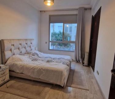 Skhirat Plage Apartment | Plage, Piscine, et Confort Moderne