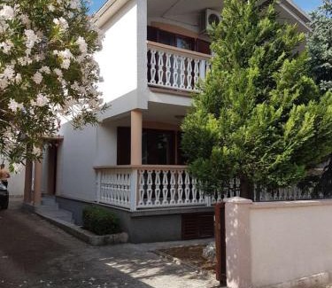 Gornji Karin Apartment | Plahuter Apartments 1