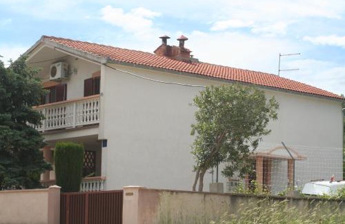 Gornji Karin Apartment | Plahuter Apartments 1