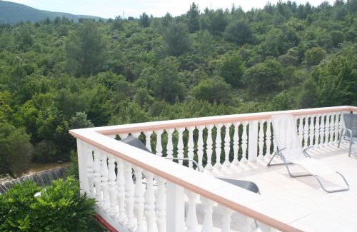 Gornji Karin Apartment | Plahuter Apartments 1
