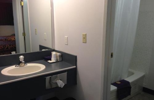 Stettler Hotel | Plains Motor Inn