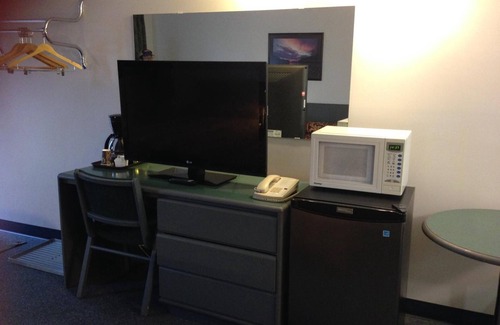 Stettler Hotel | Plains Motor Inn