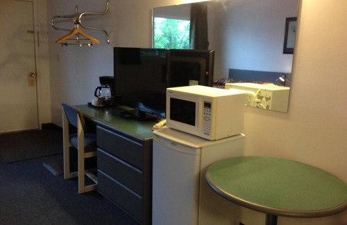 Stettler Hotel | Plains Motor Inn