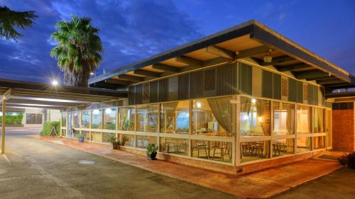 Forbes Hotel | Plainsman Motel