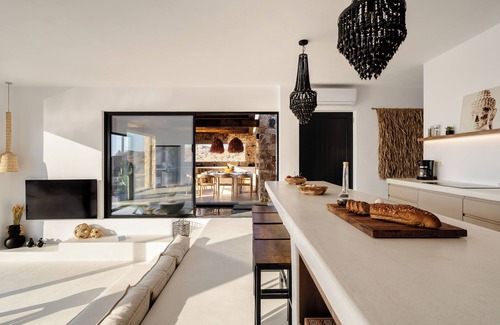 Maragas Villa | Plaka hills - Brand NEW Villa with LUXURIOUS & INSPIRING EXPERIENCE!