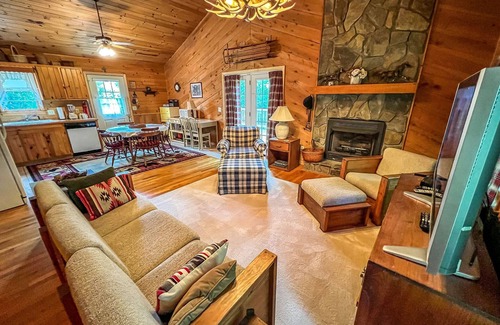Jefferson Cabin | Plan a Late-Summer Cabin Escape @ Edelweiss
