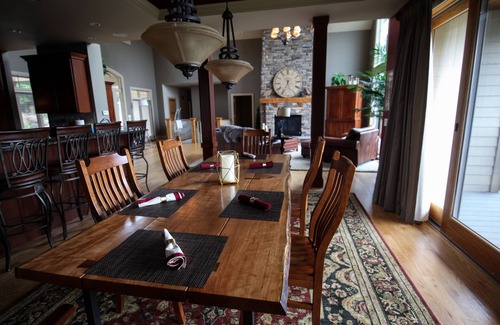 Deerfield House | Plan your reunion/gathering now in beautiful rural South Central Wisconsin