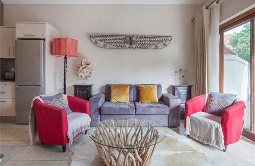 Sea Point Apartment | Planet Africa 1 By Ctha