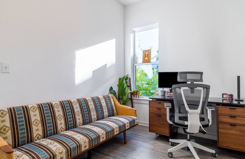 Galindo Apartment | Plant Filled Austin Loft 3B 3B Steps from S. Congress