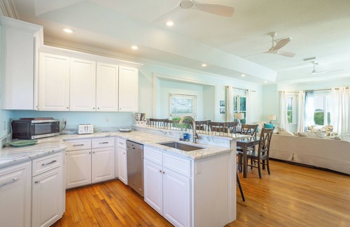 Plantation House | PLANTATION HOME - Gulf views, Big Private Pool, Quick Walk to Beach