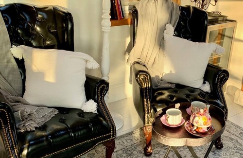 Port Hope House | Plantation House Bed & Breakfast