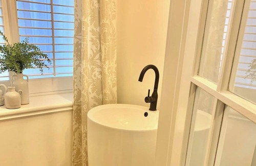 Port Hope House | Plantation House Bed & Breakfast