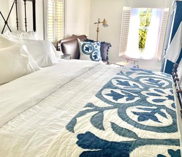 Port Hope Bed & Breakfast | Plantation House Bed & Breakfast