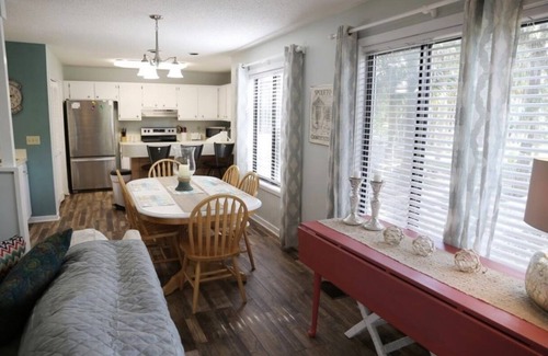 Edisto Island Condo | Plantation Nest-The Kerryman2. Screened porch overlooking 5th Tee Box