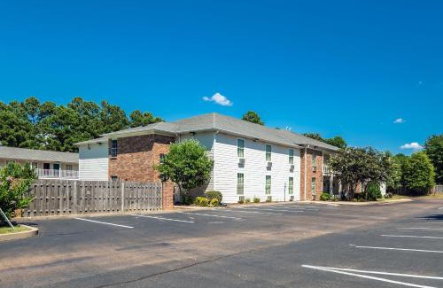 Millington Hotel | Plantation Oaks