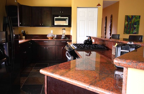 Keaau House | Plantation Style Home on 2 Acres with Pool