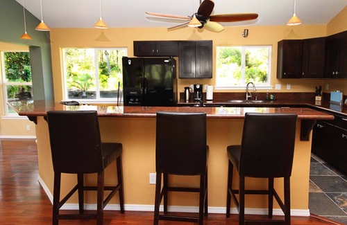 Keaau House | Plantation Style Home on 2 Acres with Pool
