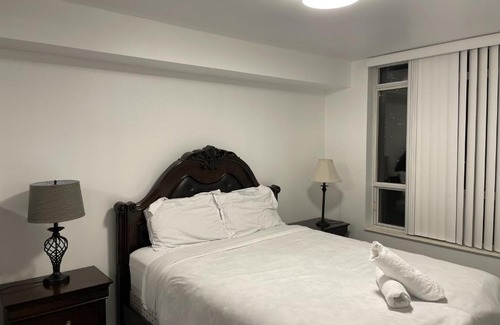 Downtown Mississauga Apartment | PlanURstay - City View Luxury Condo