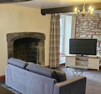 Mynydd Isa Hotel | Plas Bellin Hall