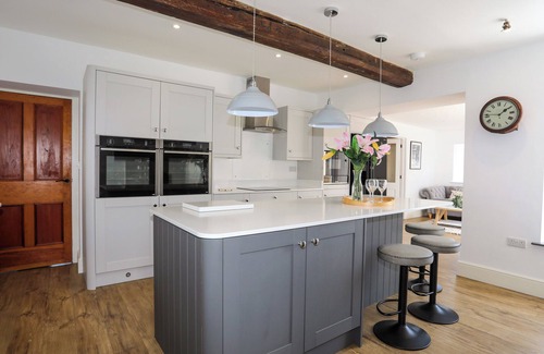 Saint Asaph Cottage | PLAS COCH, pet friendly, character holiday cottage in St Asaph