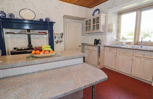 Llanbedr Cottage | PLAS GWYNFRYN, pet friendly, luxury holiday cottage in Llanbedr