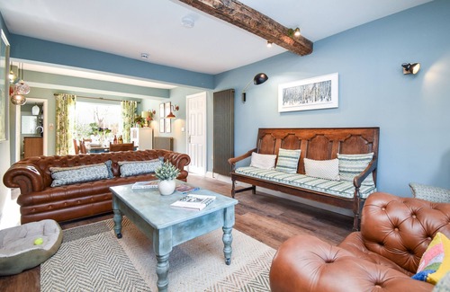 Ruthin House | Plas Tirion - One Bedroom House, Sleeps 8