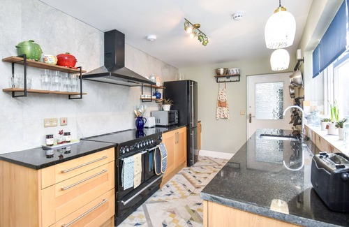 Ruthin House | Plas Tirion - One Bedroom House, Sleeps 8