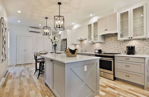 Mile End Apartment | Plateau Mt Royal-Mile End |3BDRS-2BA&Parking