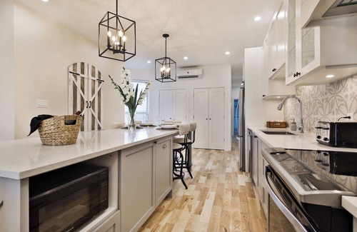 Mile End Apartment | Plateau Mt Royal-Mile End |3BDRS-2BA&Parking