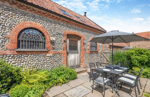 Bodham House | Platford Barn - Three Bedroom House, Sleeps 5